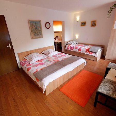 Rooms Ribnikar Postumia Esterno foto
